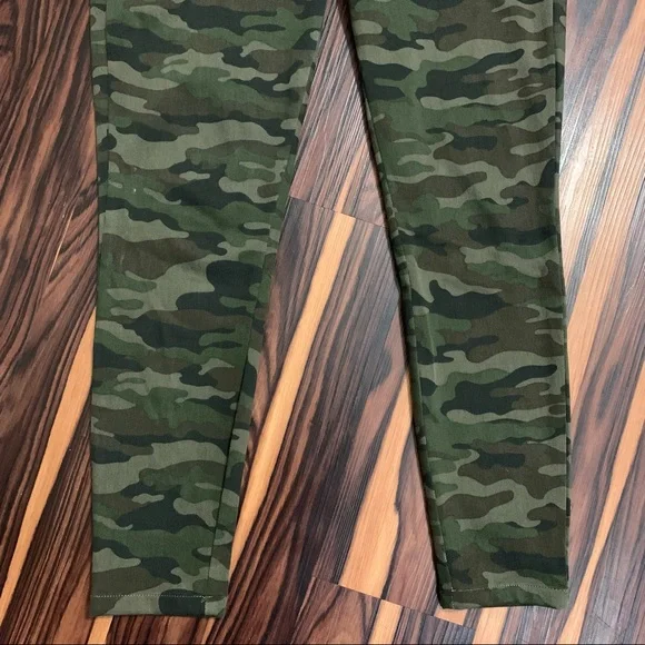 AMAZON ESSENTIALS Women’s Olive Camo Pull-On Knit Jegging Pants S Short - Picture 7 of 15